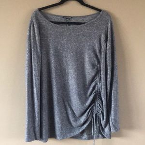 Size L gray top.